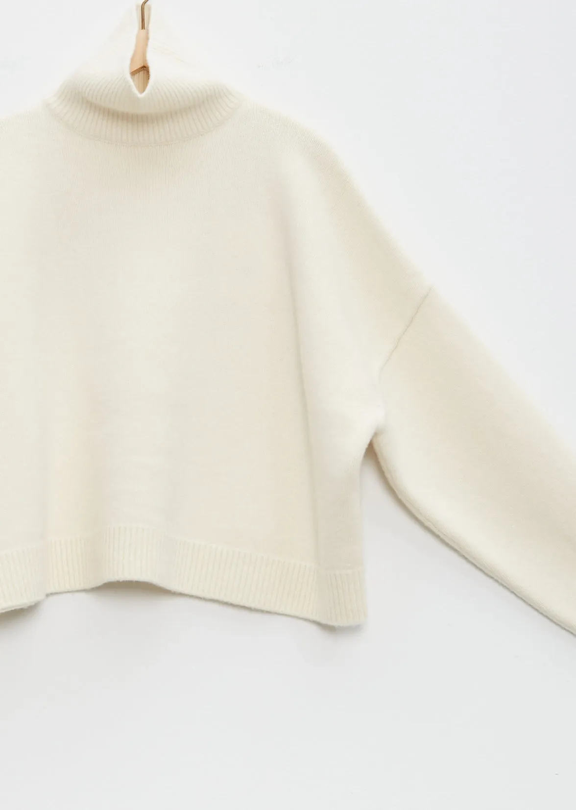Ezio Top — Light Ivory
