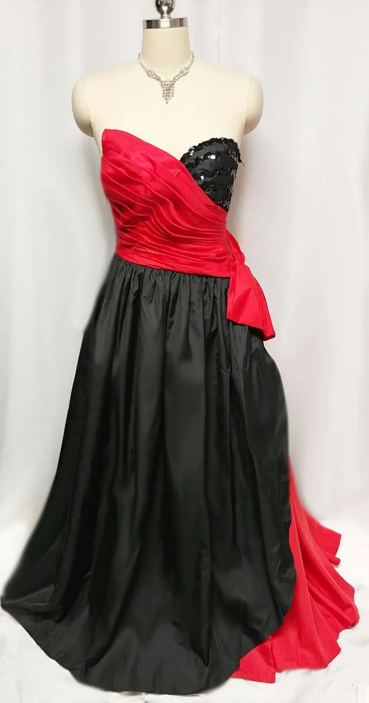 *GLAMOROUS VINTAGE '50s / '60s MOVIE STAR LOOK RED & BLACK PLEATED STRAPLESS EVENING GOWN WITH HUGE BOW