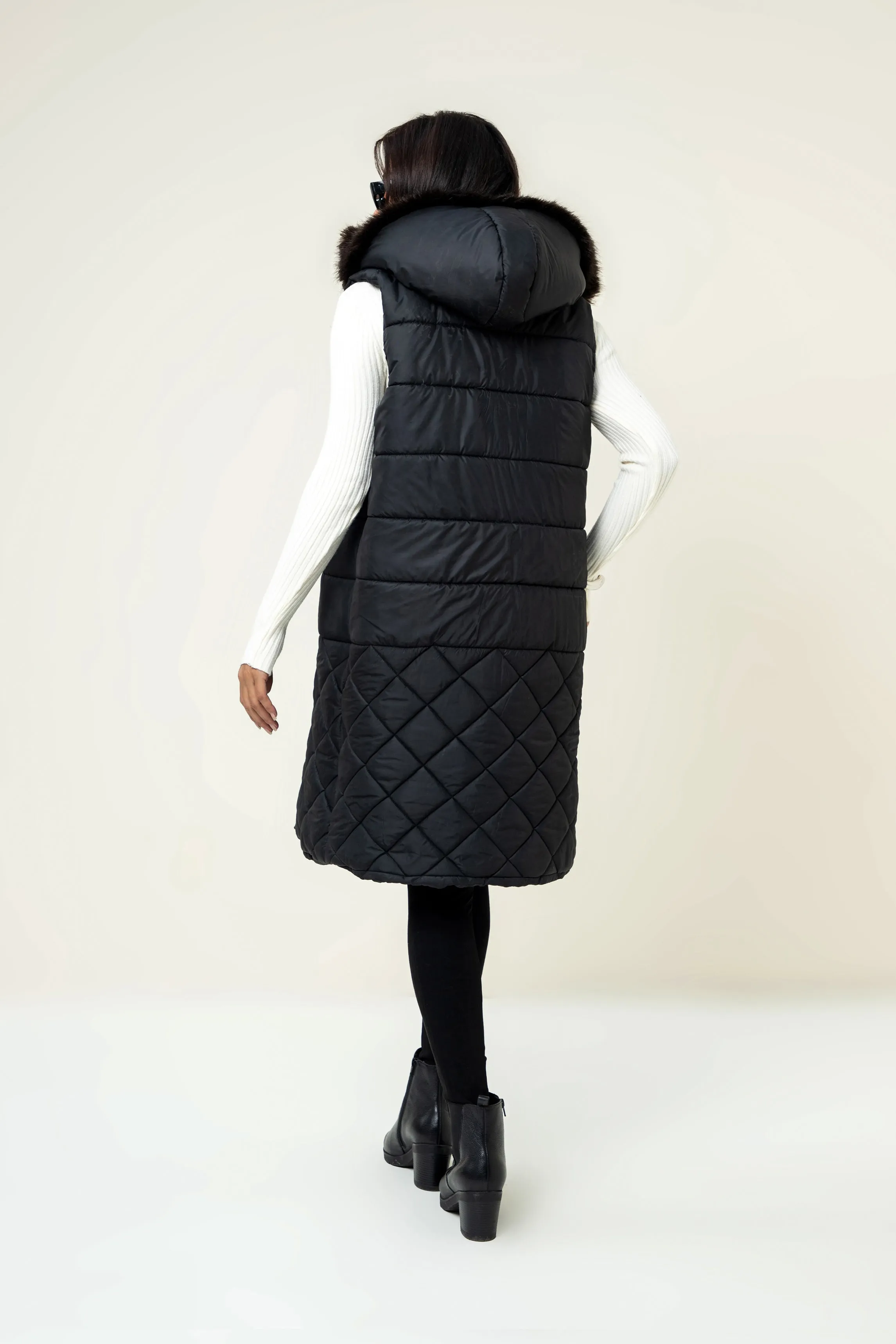 Hannah Neo Long Sleeveless Jacket with Fur hoodie Black ( 7 days delivery)